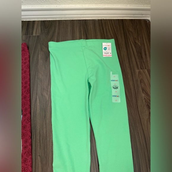 Okie Dokie Burgundy floral Patterned and Green Leggings size 5T-NWT - Picture 3 of 4